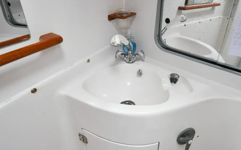 Canty Yacht Photos Pics J/42 - Canty - Forward Cabin - Head - Sink