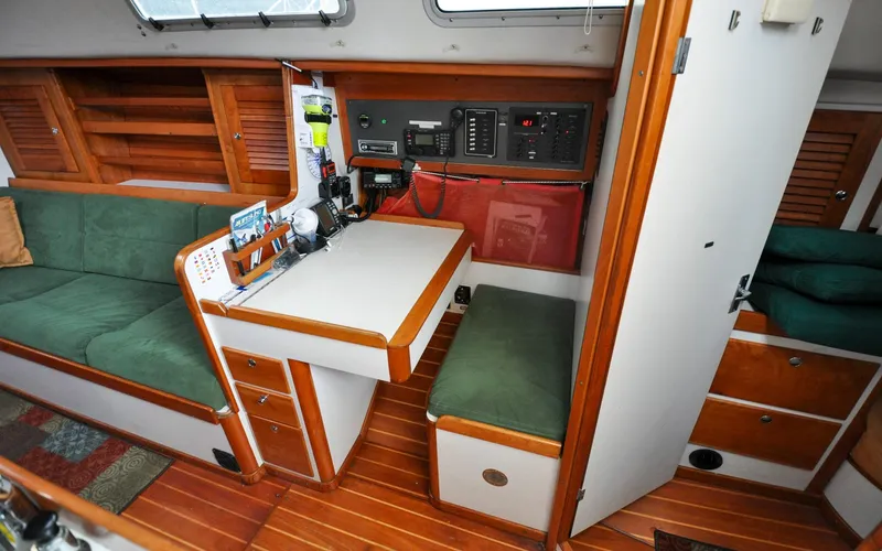 Canty Yacht Photos Pics J/42 - Canty - Navigation Station