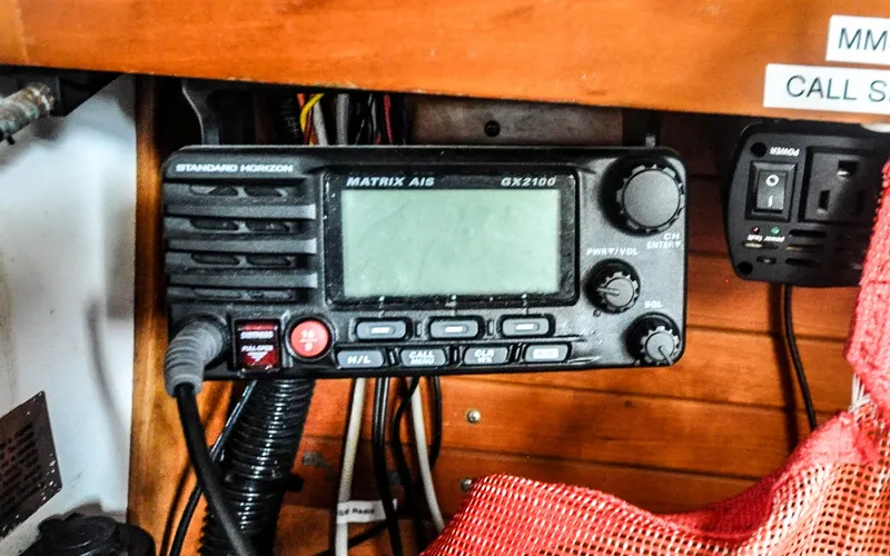 Canty Yacht Photos Pics J/42 - Canty - Navigation Station - Marine VHF