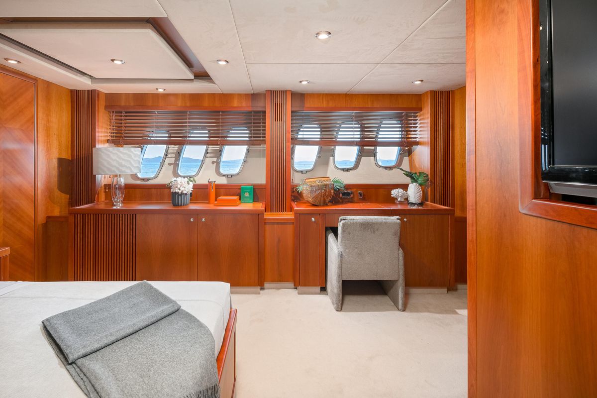 2008 Sunseeker 108 