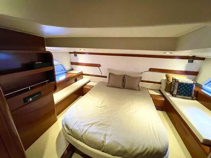 Jade Winds Yacht Photos Pics 