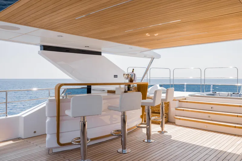 Olivia Yacht Photos Pics OLIVIA MAJESTY 120