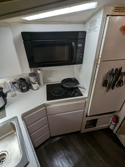 New Moon Yacht Photos Pics 