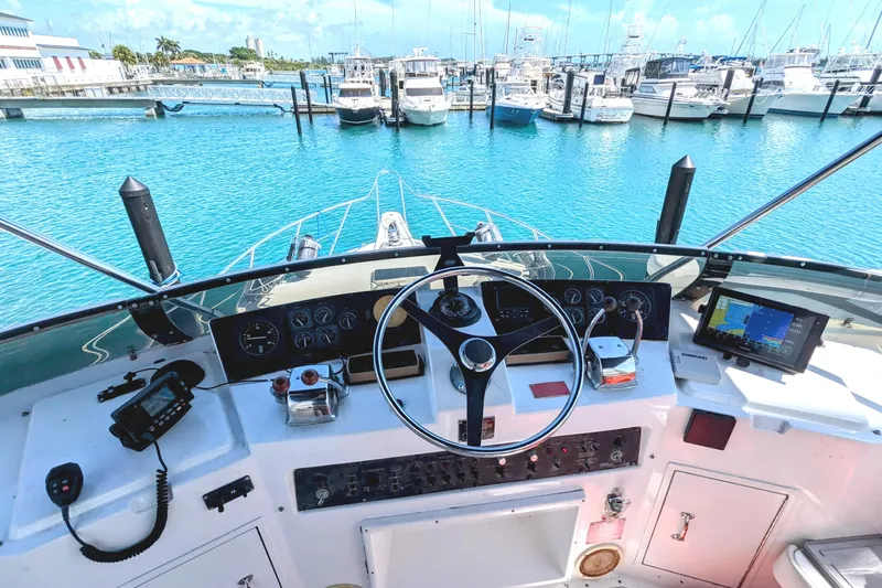 New Moon Yacht Photos Pics 