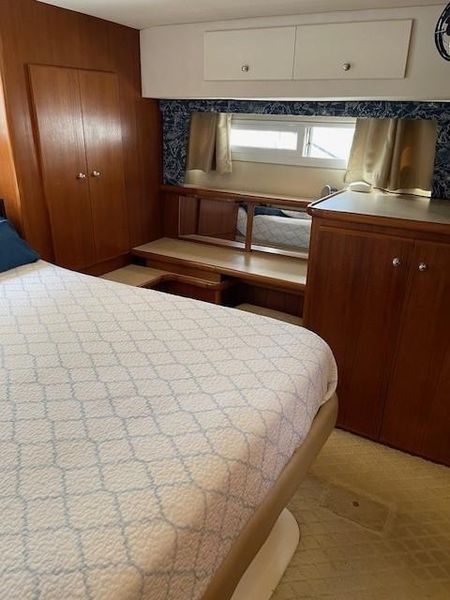 1997 Carver 445 Aft Cabin Motoryacht