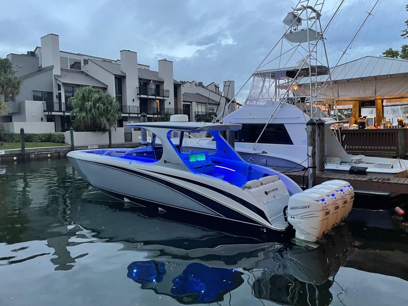 2019 Mystic Powerboats M4200