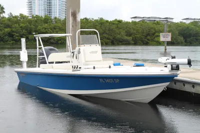 Hewes Redfisher 18