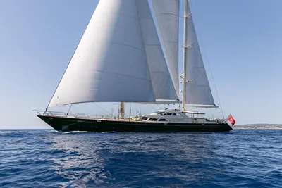 Perini Navi 37