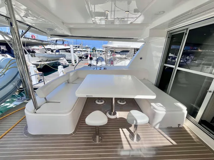Ida Cat Yacht Photos Pics 2017 Leopard 51 Powercat yacht with spacious outdoor seating and dining area.