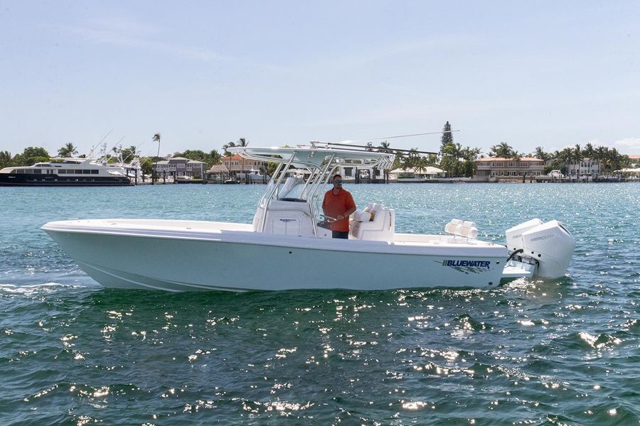 2022 Bluewater Sportfishing 2550 CC