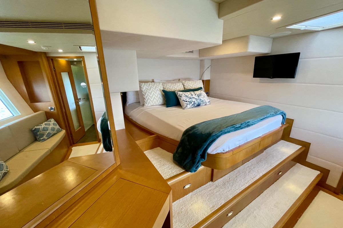 2018 Serenity 64 