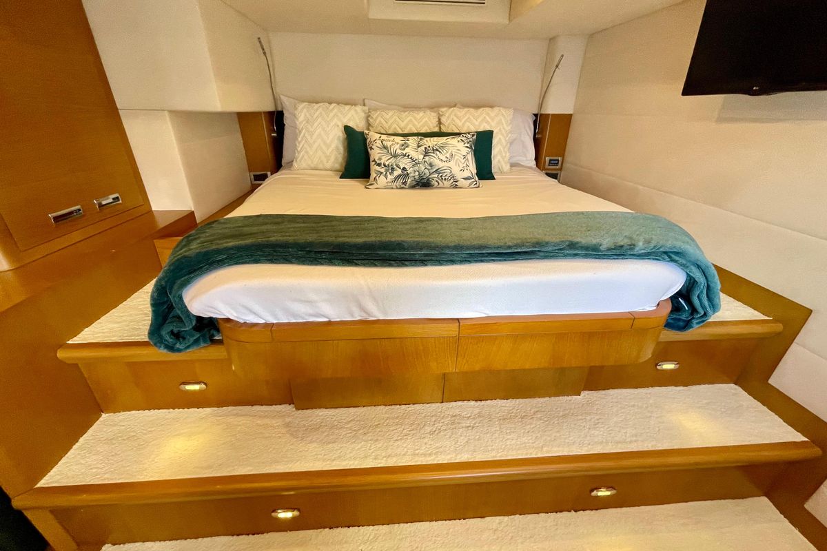2018 Serenity 64 