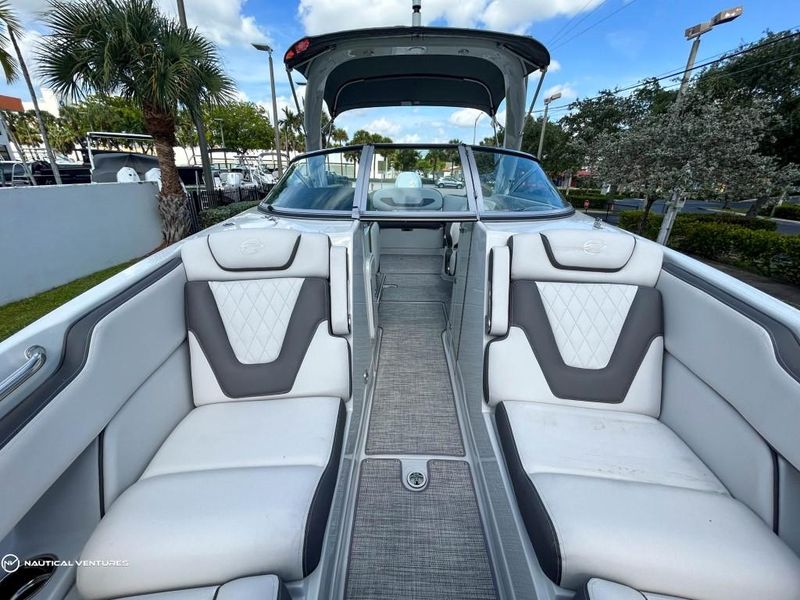 2024 Crownline 290 XSS