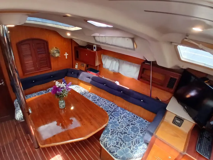 Relentless Yacht Photos Pics 