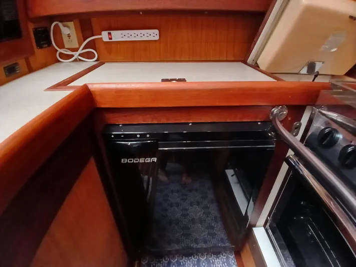 Relentless Yacht Photos Pics 