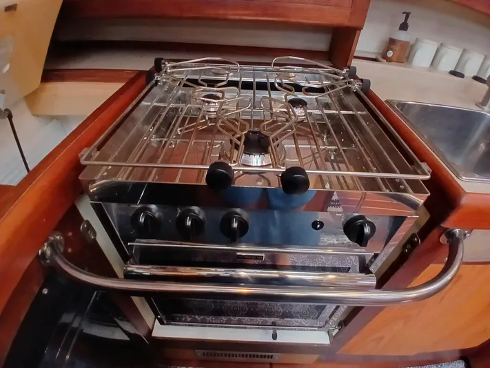 Relentless Yacht Photos Pics 