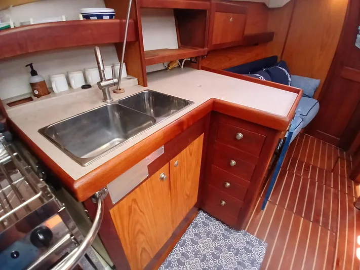 Relentless Yacht Photos Pics 