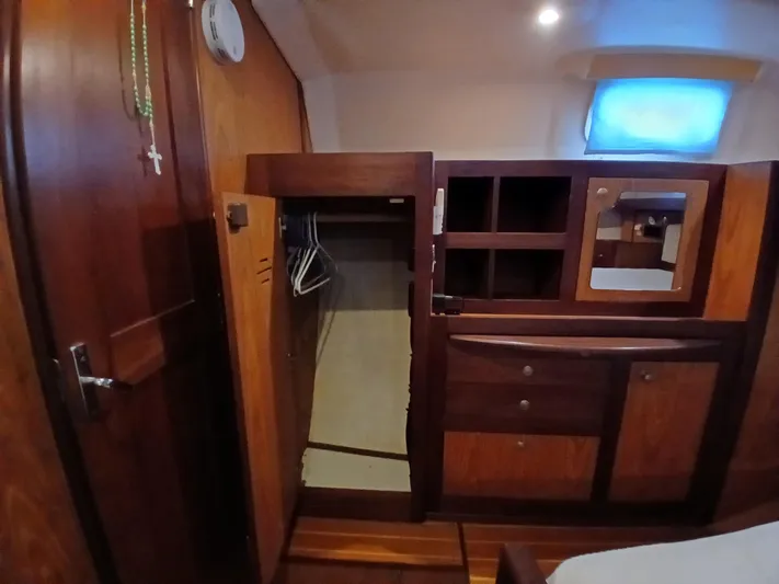 Relentless Yacht Photos Pics 