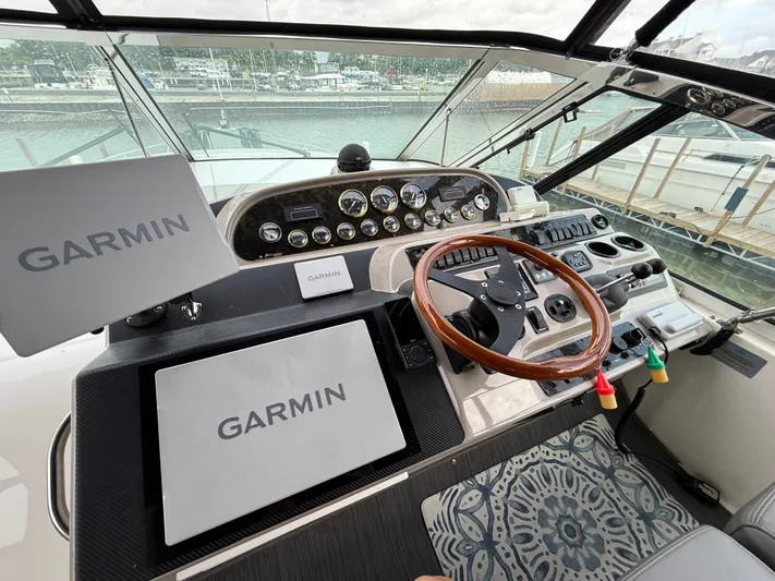 The Beach House Yacht Photos Pics 