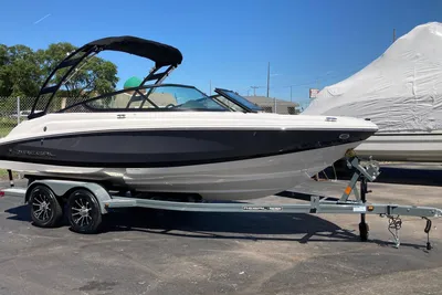 Regal 2000 ES