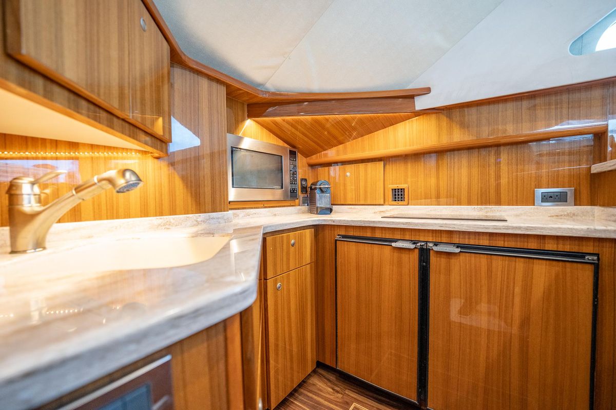 2015 Viking 42 