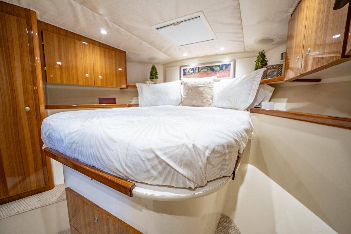 2015 Viking 42 