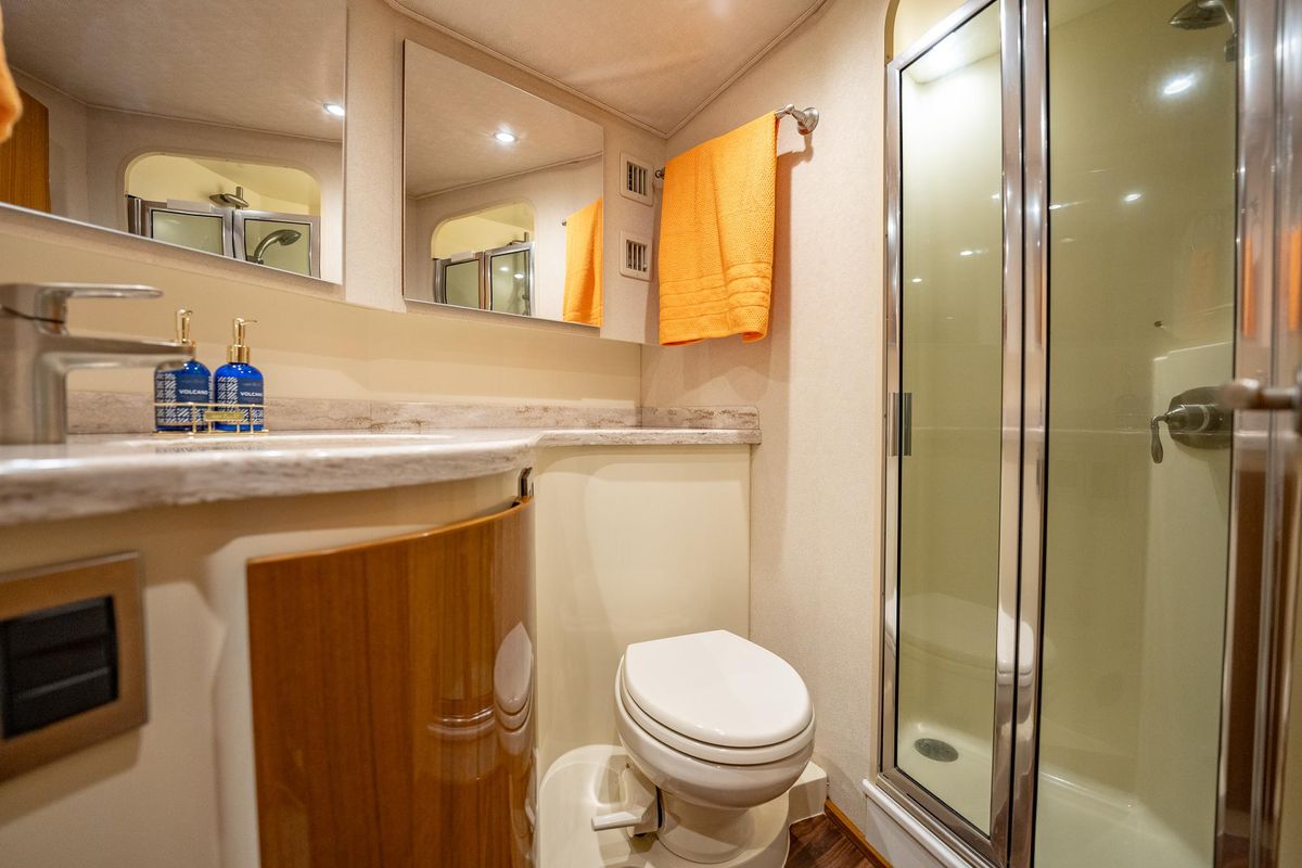 2015 Viking 42 