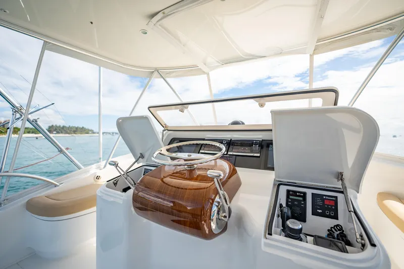 Hawk Tuna Yacht Photos Pics Viking 42 Hawk Tuna - Flybridge