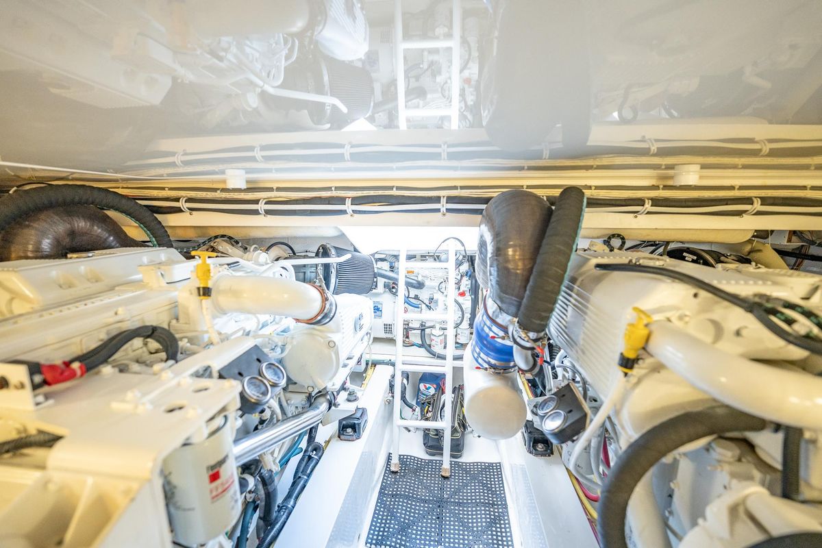 2015 Viking 42 