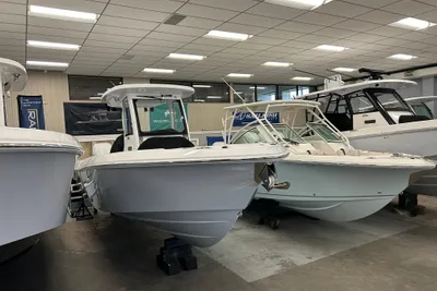 Everglades 285 Center Console