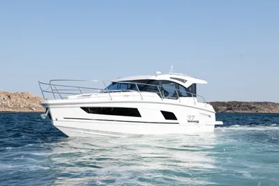 2025 Grandezza 37 Outboard