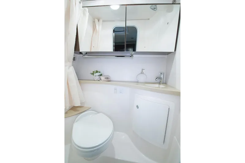  Yacht Photos Pics Manufacturer Provided Image