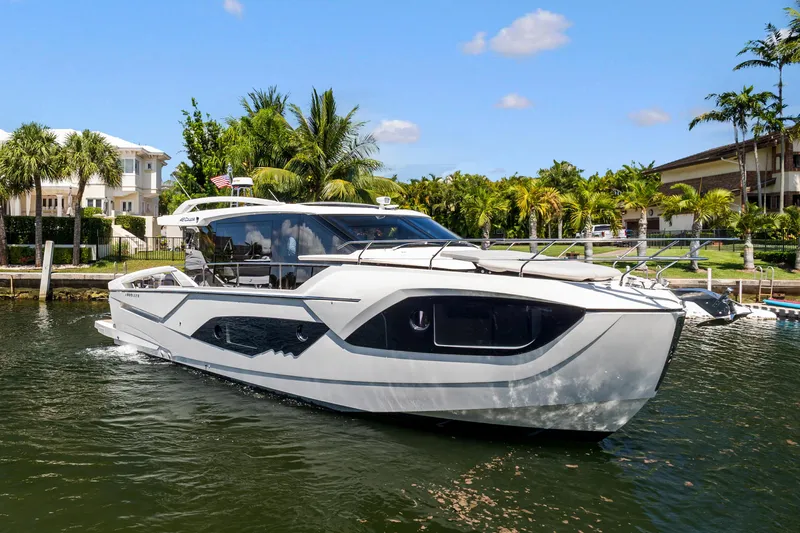 Zo Yacht Photos Pics 
