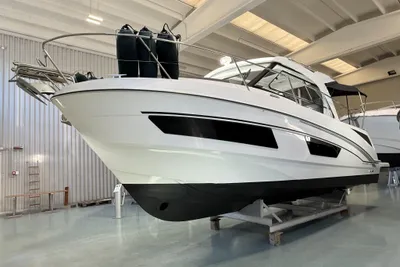 2024 Beneteau Antares 9 OB