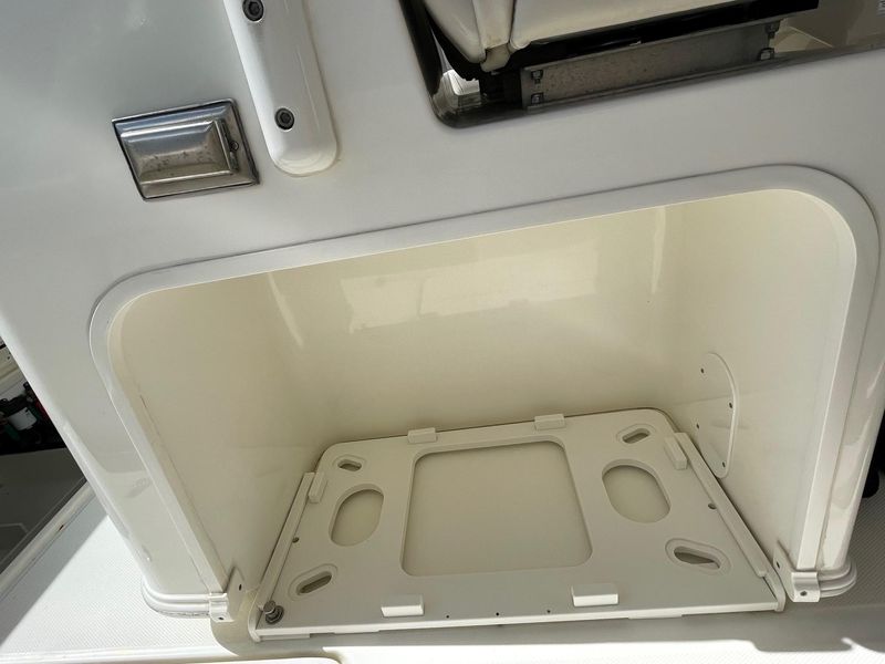 2019 Boston Whaler 350 Outrage