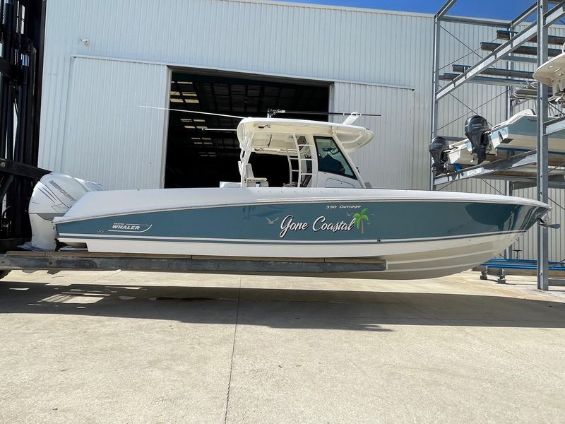 2019 Boston Whaler 350 Outrage