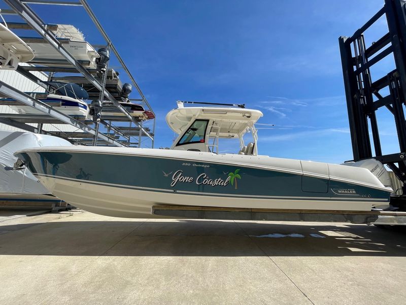 2019 Boston Whaler 350 Outrage