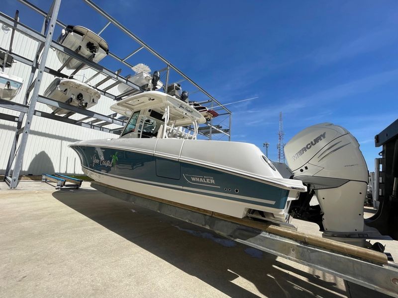 2019 Boston Whaler 350 Outrage