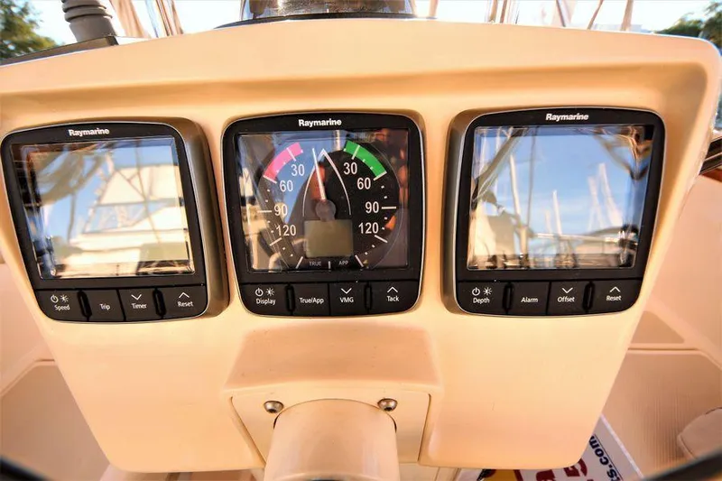 Lastochka Yacht Photos Pics 2000 Island Packet 420