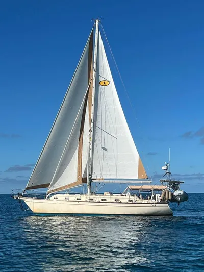 Lastochka Yacht Photos Pics 2000 Island Packet 420