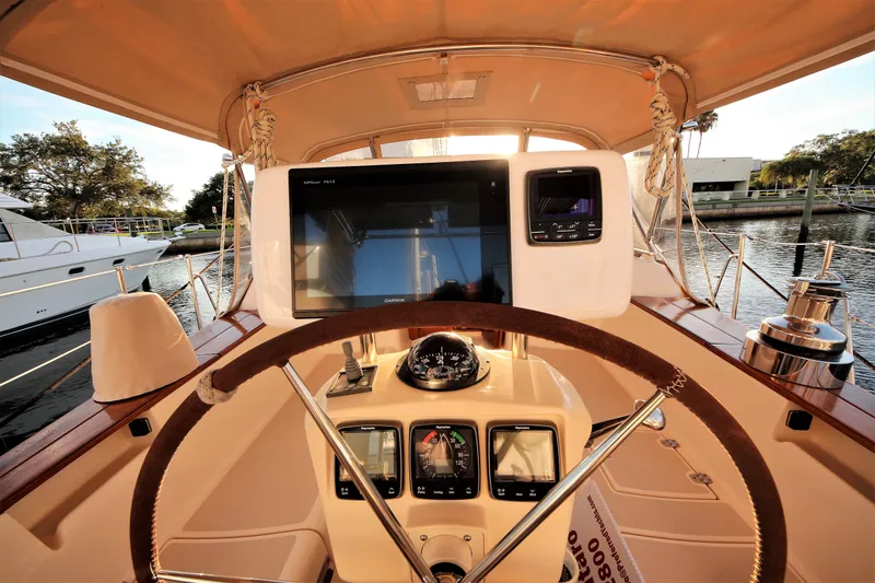 Lastochka Yacht Photos Pics 2000 Island Packet 420