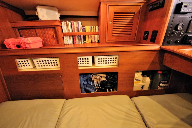 Lastochka Yacht Photos Pics 2000 Island Packet 420