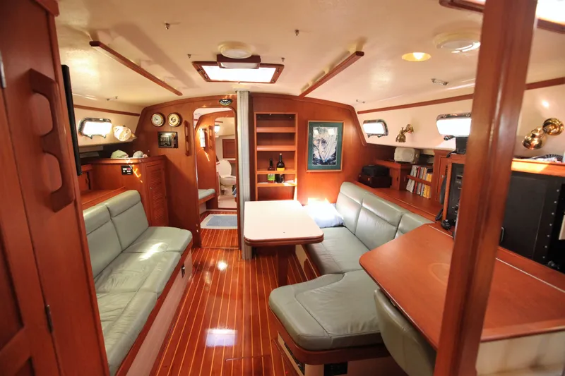 Lastochka Yacht Photos Pics 2000 Island Packet 420