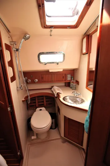 Lastochka Yacht Photos Pics 2000 Island Packet 420