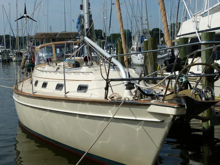 Lastochka Yacht Photos Pics 2000 Island Packet 420