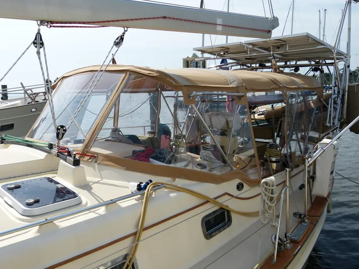 Lastochka Yacht Photos Pics 2000 Island Packet 420