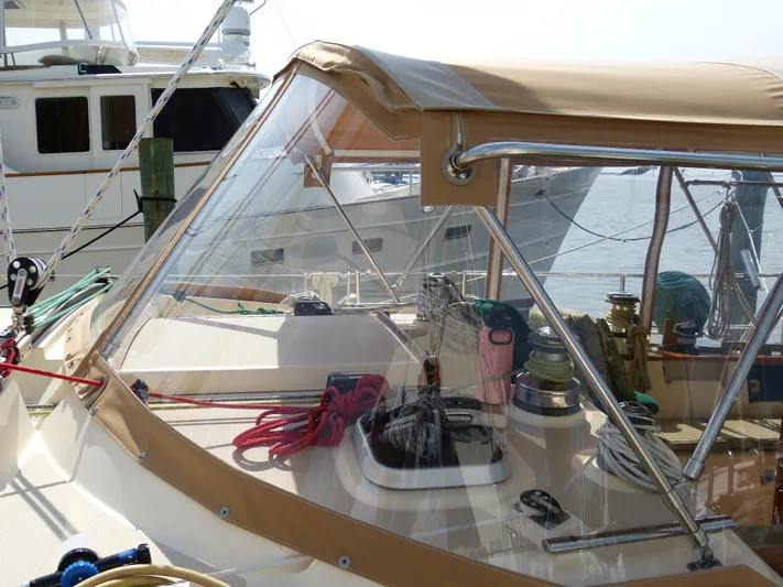 Lastochka Yacht Photos Pics 2000 Island Packet 420