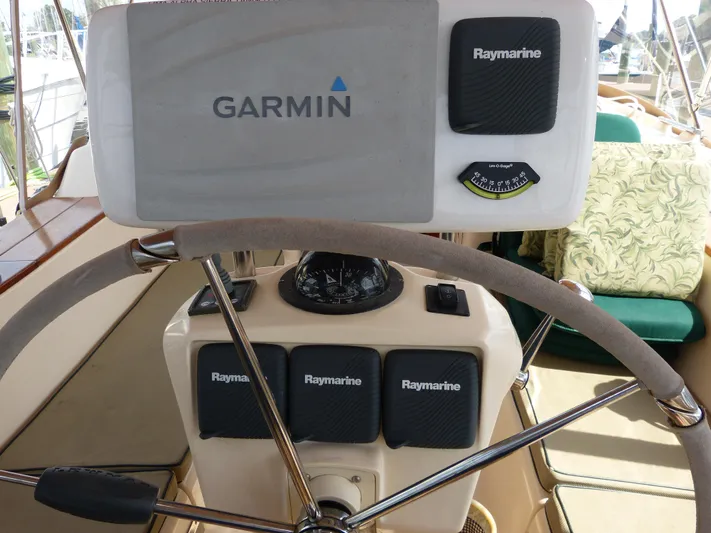 Lastochka Yacht Photos Pics 2000 Island Packet 420