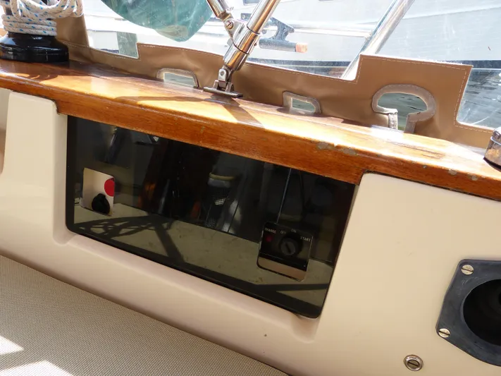 Lastochka Yacht Photos Pics 2000 Island Packet 420