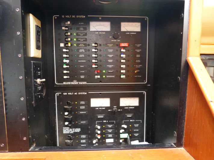 Lastochka Yacht Photos Pics 2000 Island Packet 420